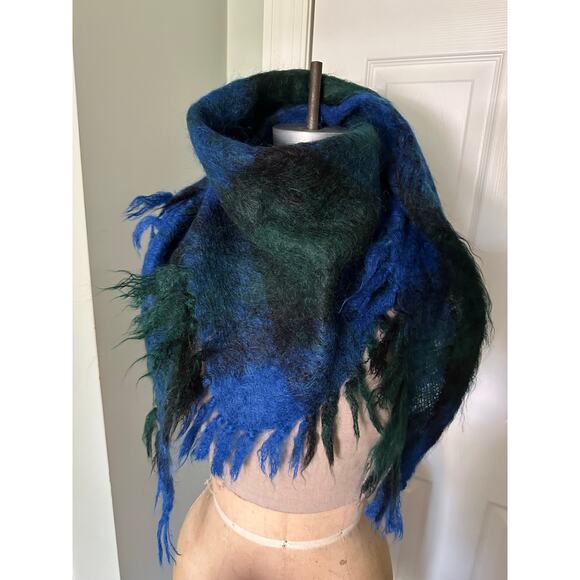 Vintage Mohair Fringed shawl Shrug Wrap Poncho blue black green fuzzy triangle - Picture 4 of 16